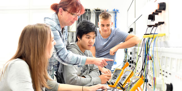 ARBEITSMARKT OBERRHEIN: Mehr als 100.000 Pendler täglich!